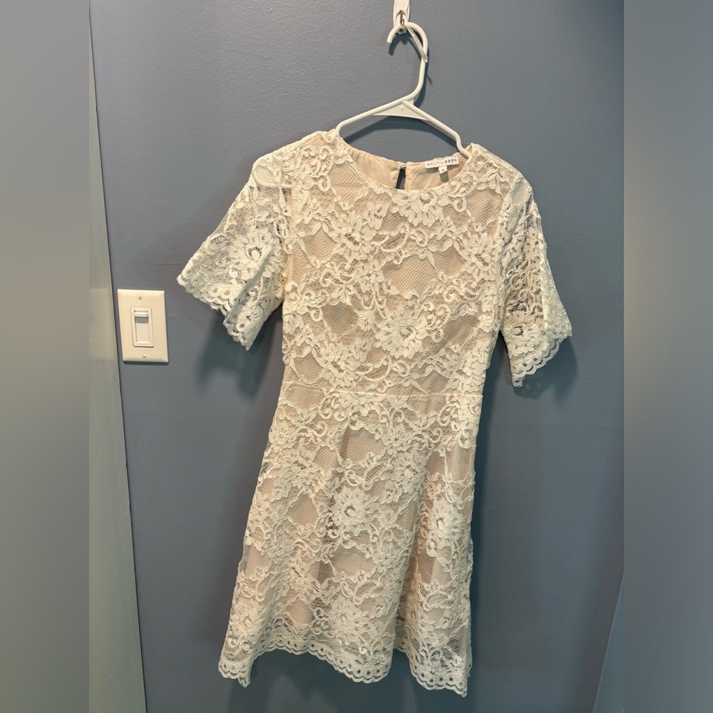 Baltic Born size Small Aasha Lace Short Dress